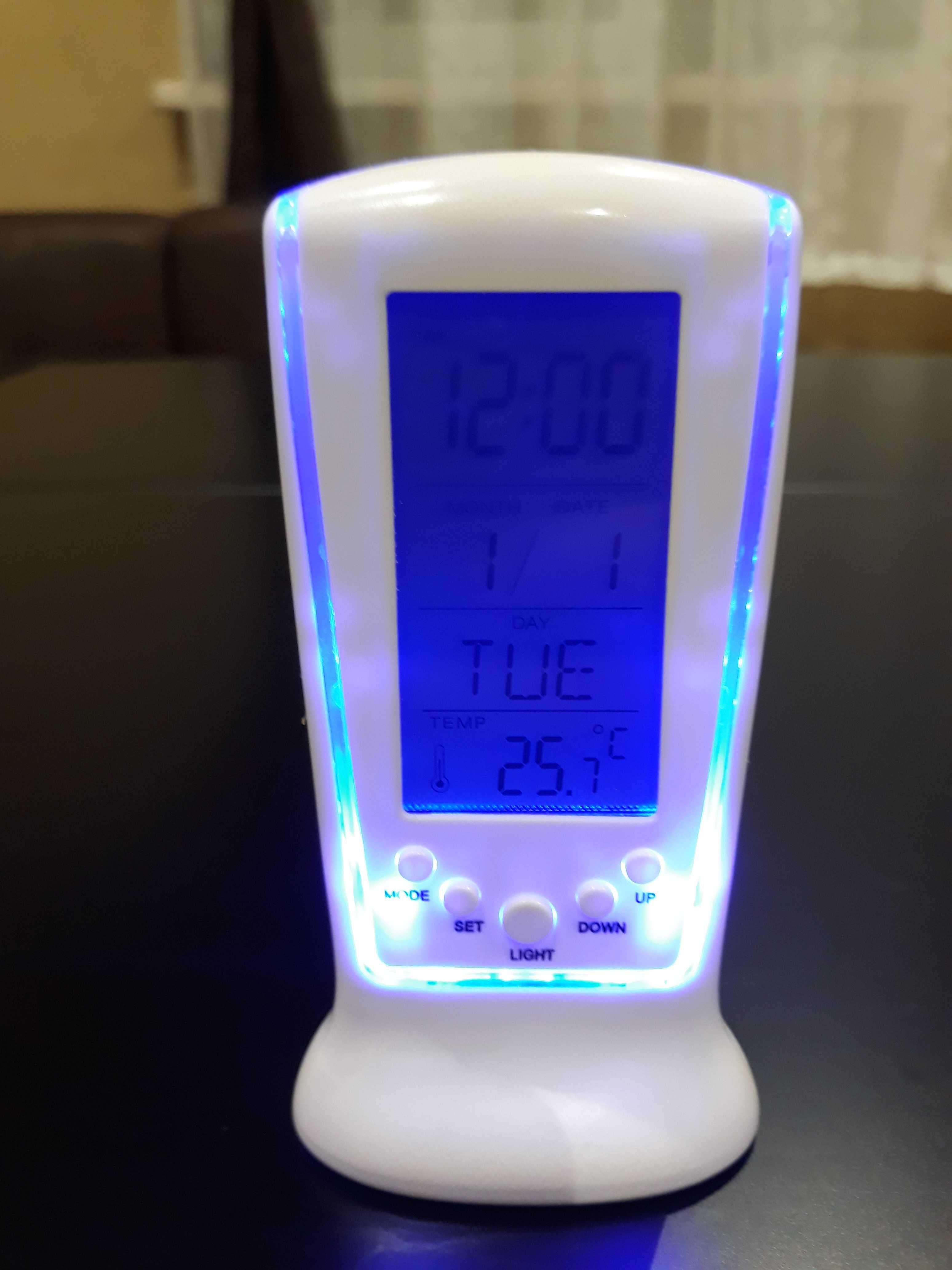 Годинник-будильник Square clock з термометром і LED підсвічуванням
