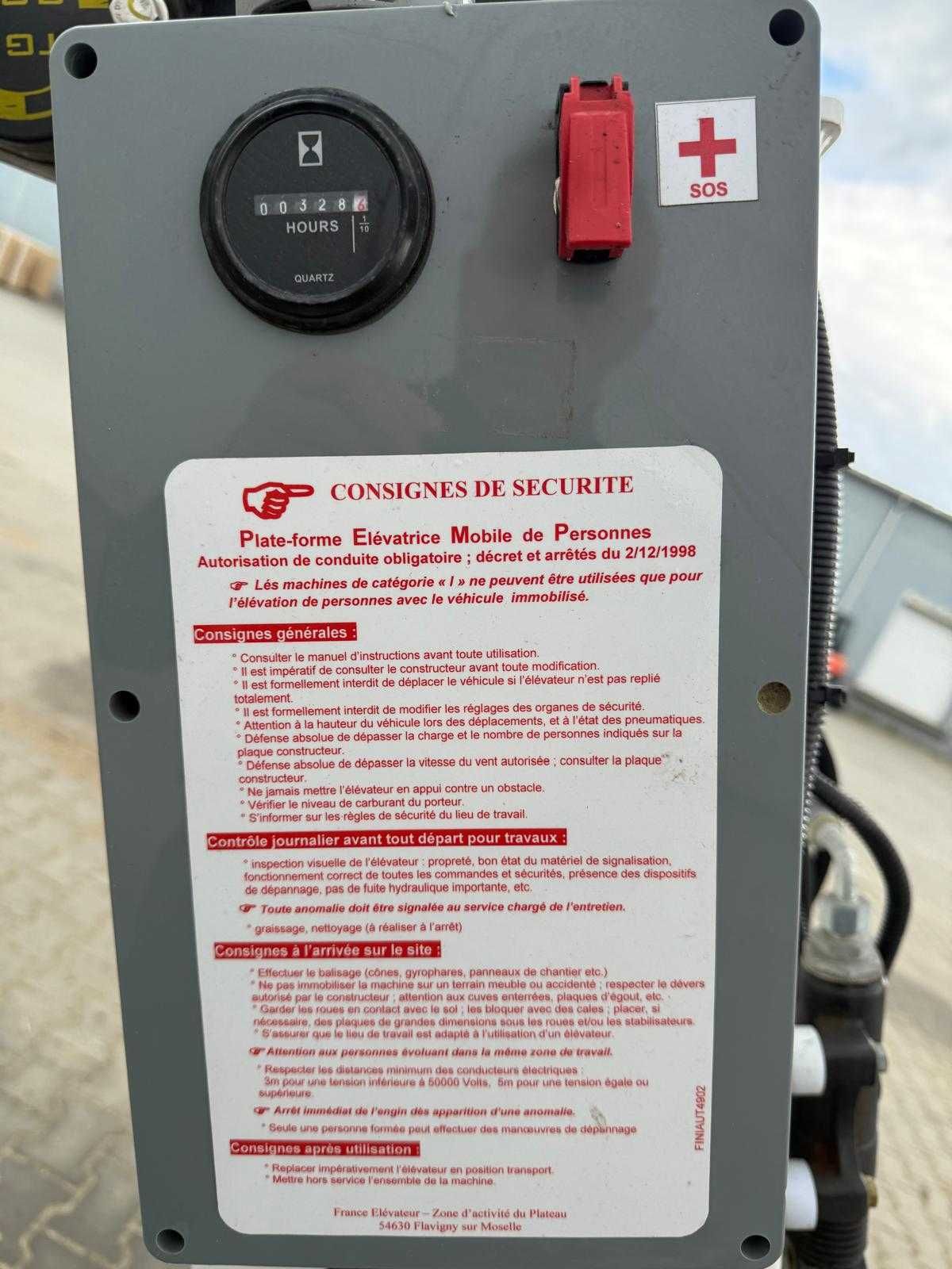 Podnośnik koszowy hydrauliczny / elektryczny.