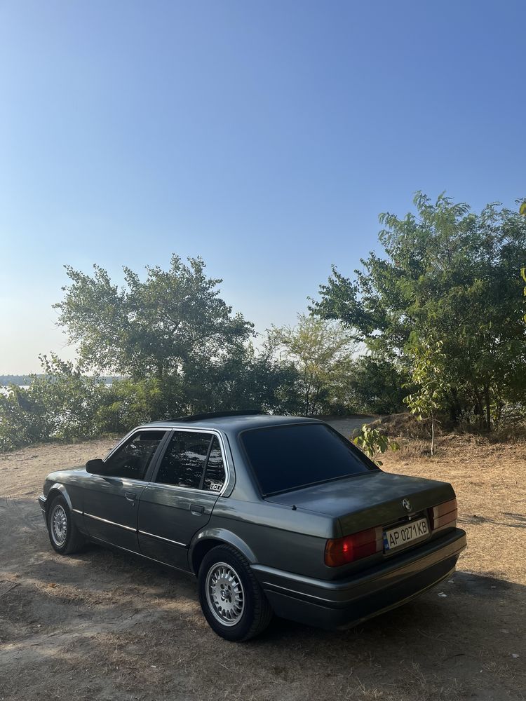 Продам бмв е30 320