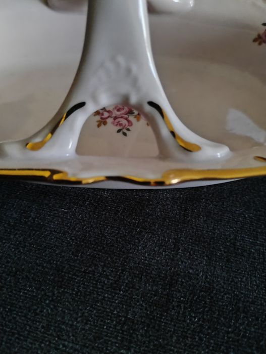 Koszyczek z różowej porcelany