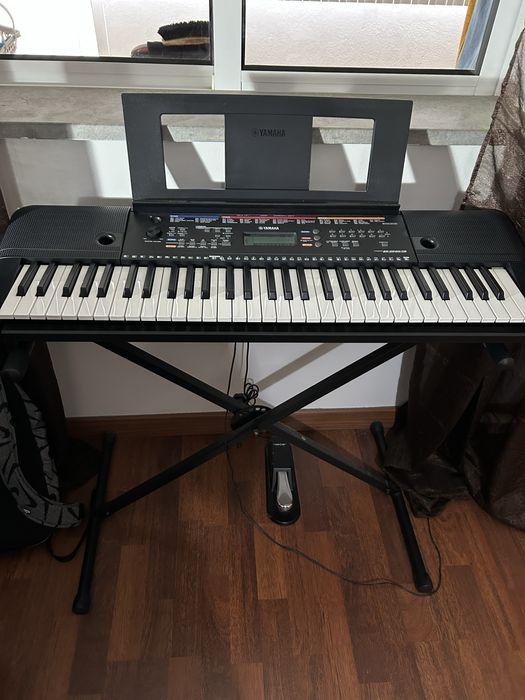 Piano Yamaha PSR E263