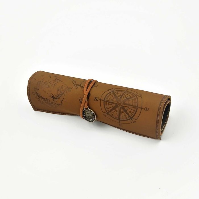 Piórnik szkolny zwijany skórzany mapa skarbów brąz mat..