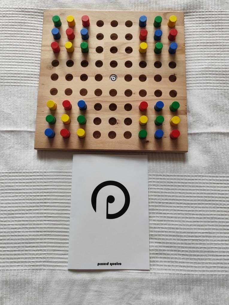 Pinuid -Jogo de tabuleiro em madeira