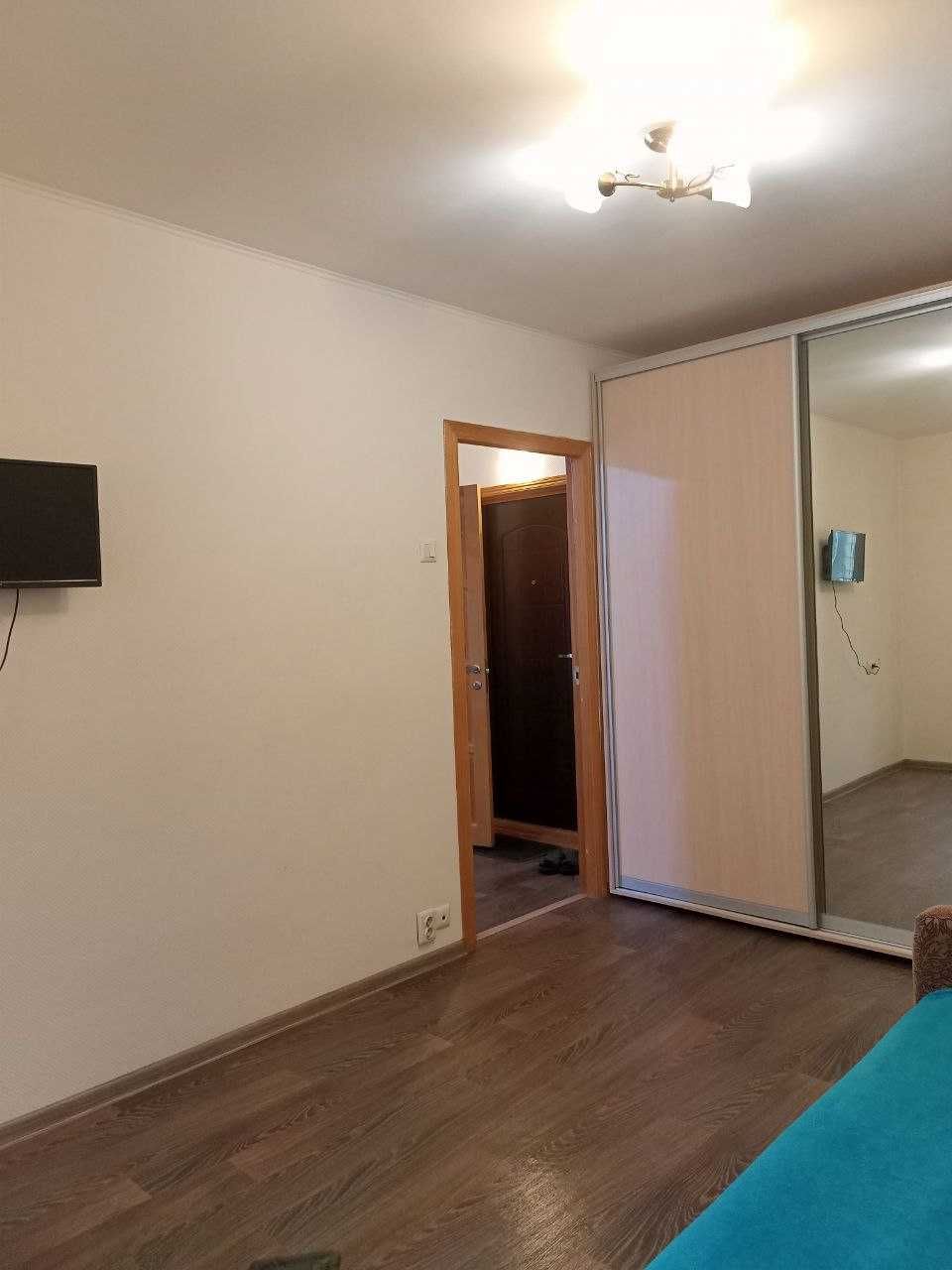 1к квартира посуточно, пр-т Червоної калини 8в (Троєщина)