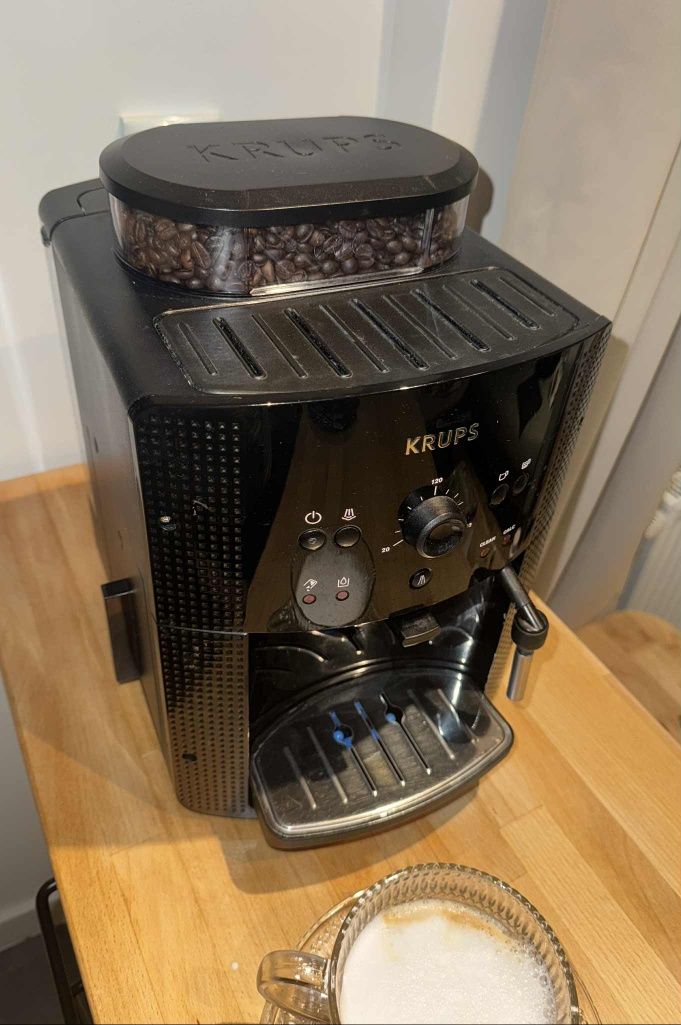 Ekspres automatyczny Krups essential EA8108