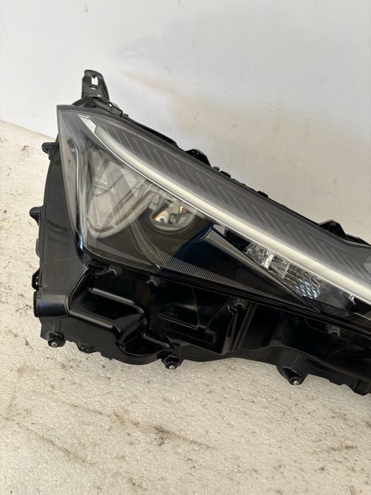 Lexus UX lampa prawy przód prawa przednia EU