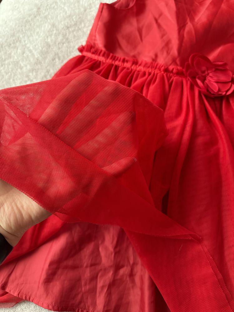 Нарядные платья р.120 и р.134