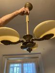Przedwojenna lampa sufitowa mosiężna