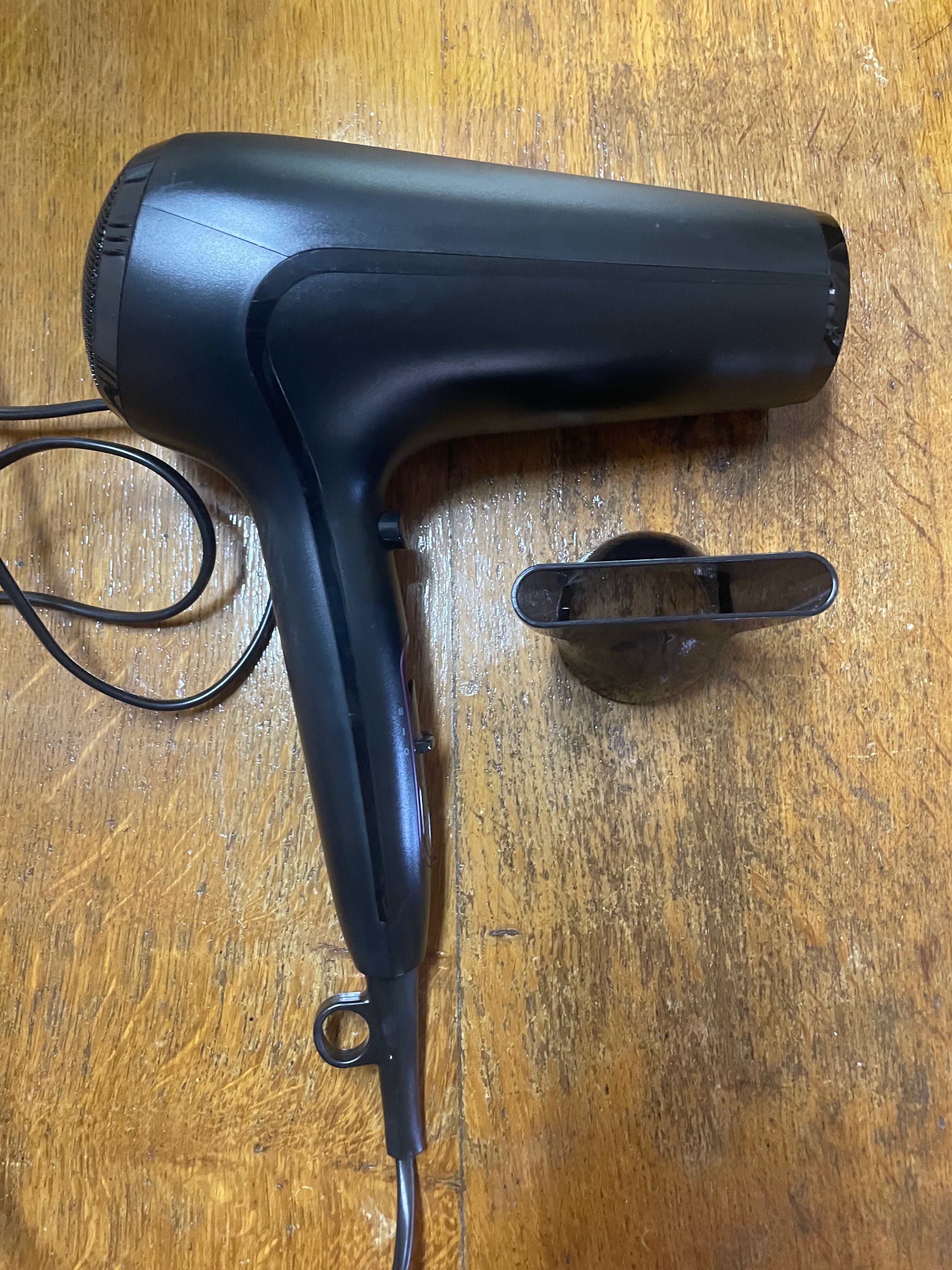 Secador de Cabelo Philips ThermoProtect HP8230