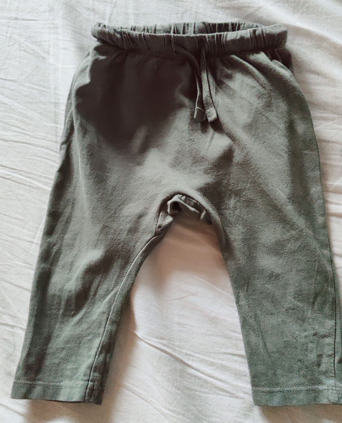 Jasnozielone spodnie niemowlęce H&M r 74 haremki