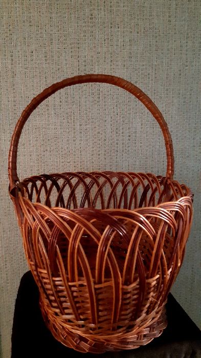 Корзина для походов в лес на отдых в церковь на Великдень