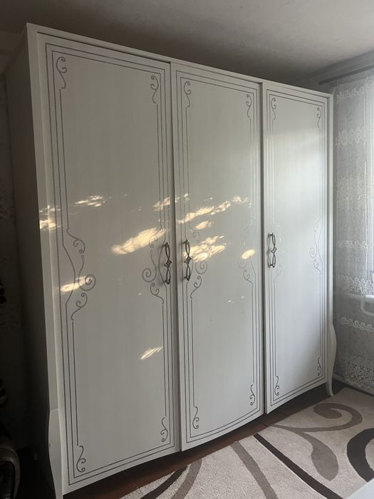 Продам спальный гарнитур