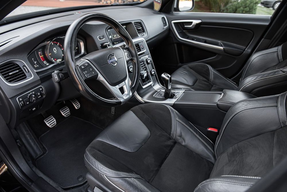 Volvo~S60~Lift~2.0D~R-Design~Ledy~Navi~Pół Skóry~  Parktronik~Full