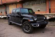 Jeep Gladiator Wrangler pickup