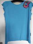 T-shirt SIMPLE z piękną aplikacją
