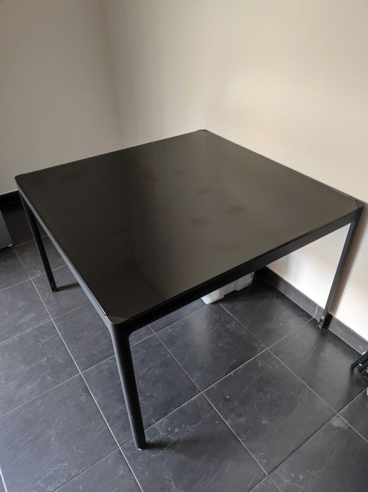 Mesa vidro+metal preta (IKEA)