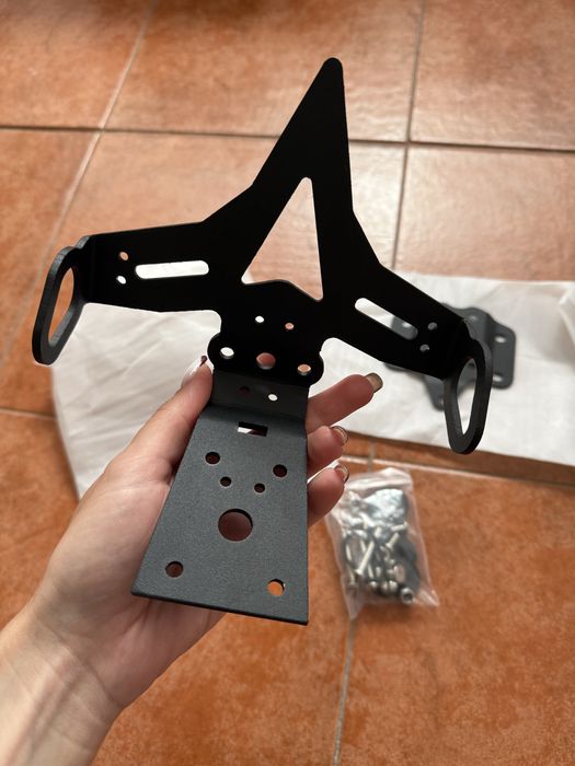 Suporte de Matrícula Curto