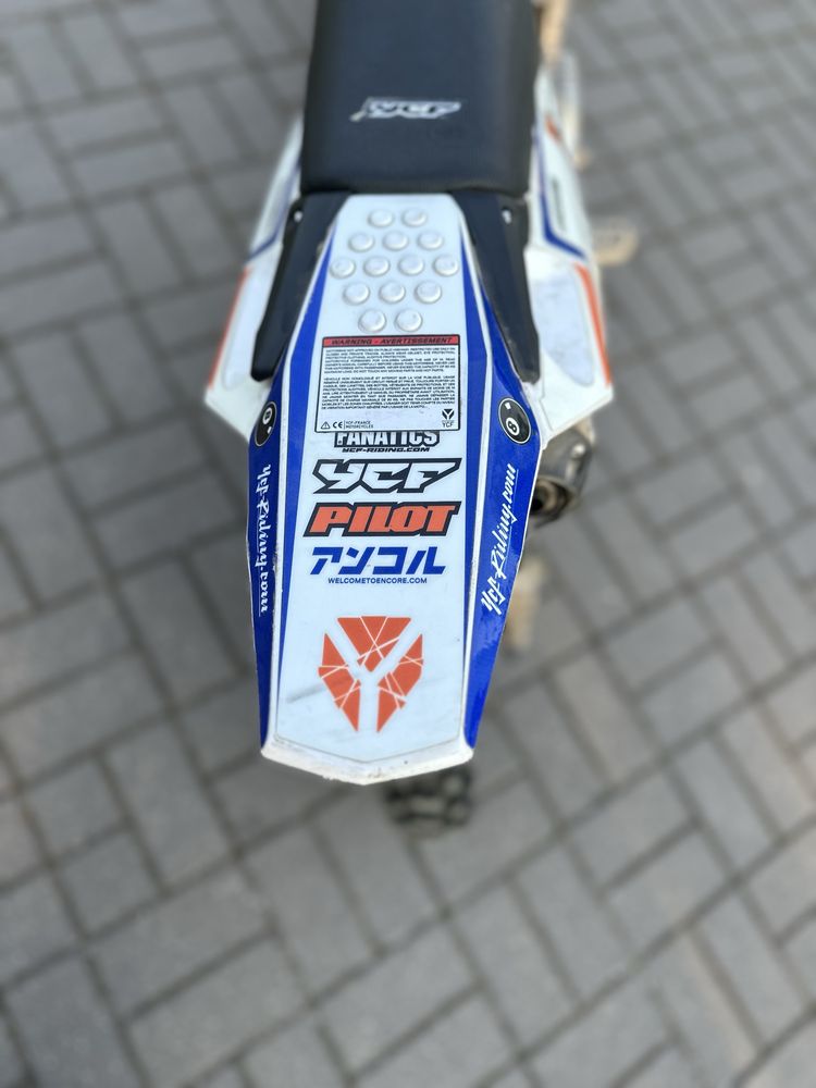 Motocykl crossowy YCF pilot 125 cm3