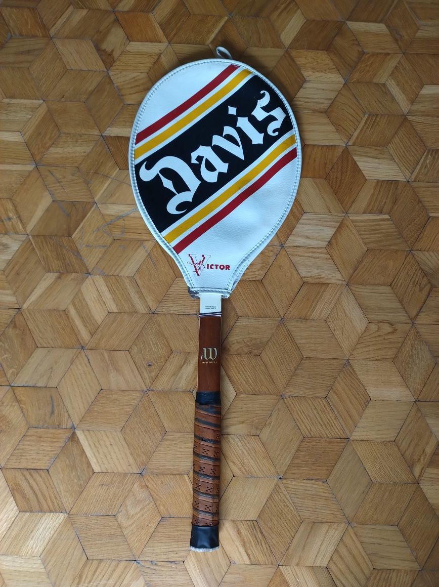 Rakieta do tenisa retro Wilson sygnowana Chris Evert z pokrowcem Davis