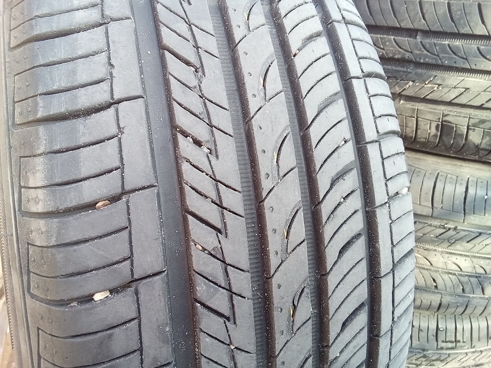 Резина Roadstone 225/60R16