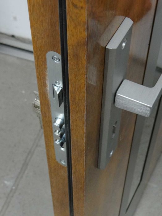 Drzwi zewnętrzne + okucia Otello 5B 90 P złoty dąb 1.2W/m²K
