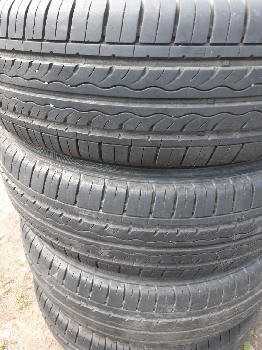 4 x kumho 175/70 14"