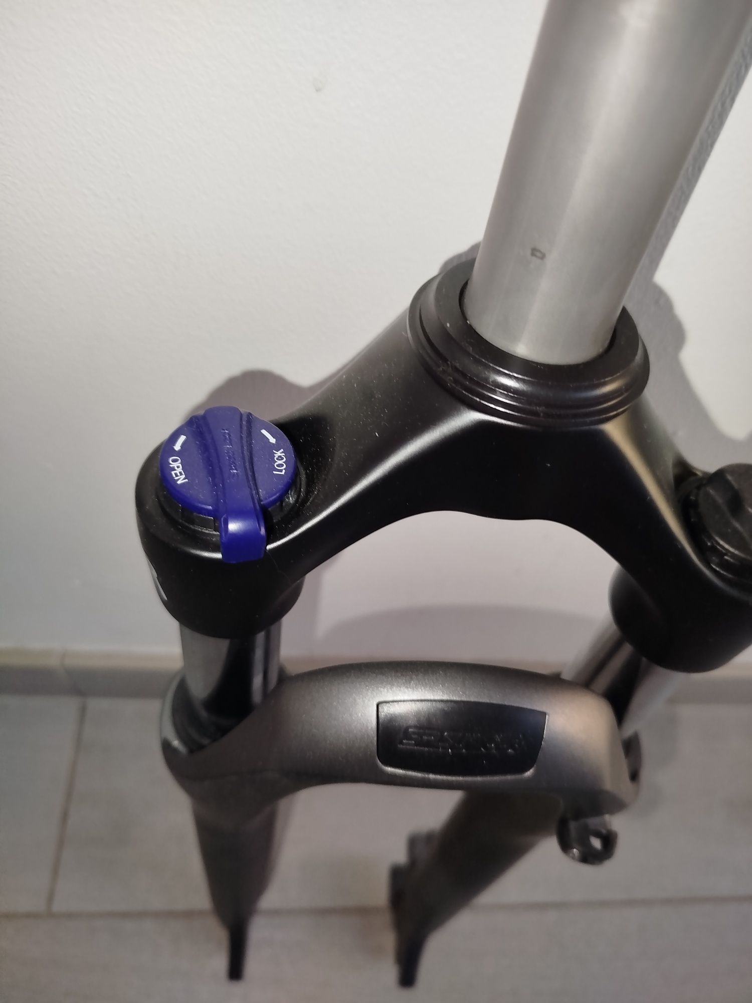 Amortyzator SR Suntour NEX 28 1 1/8" qr9 trekkingowy