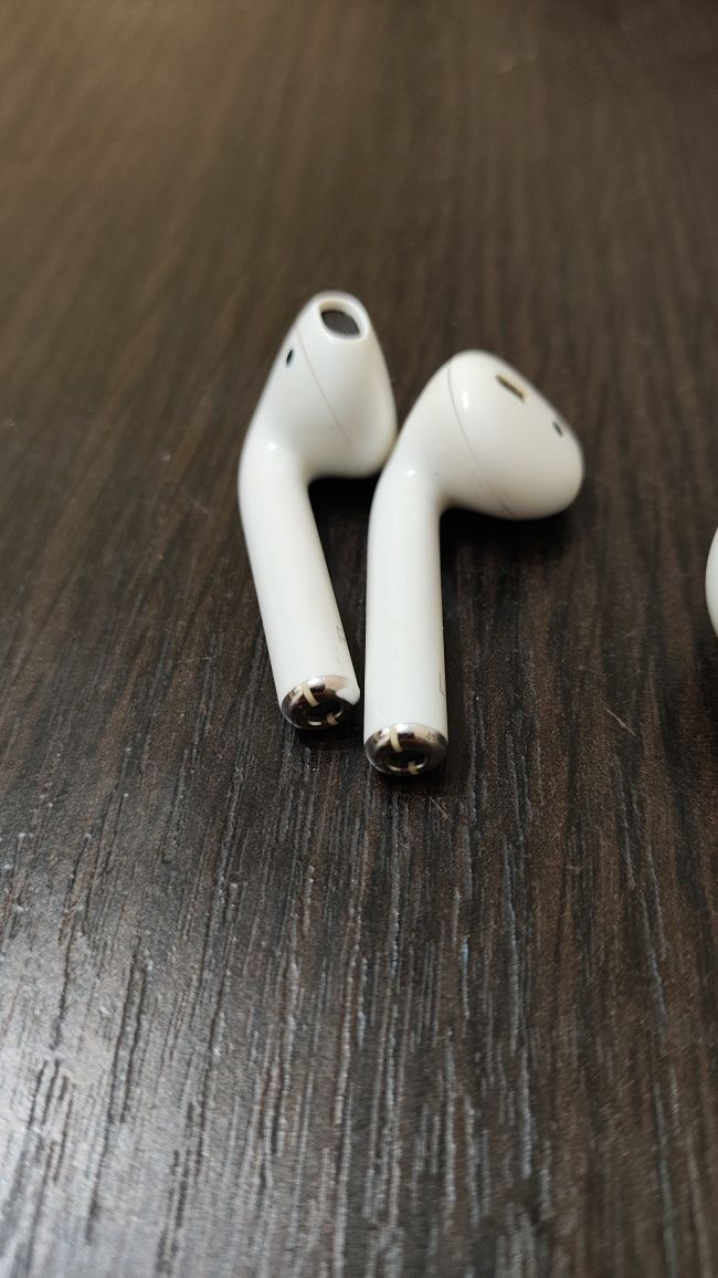 AirPods (1-го покоління)