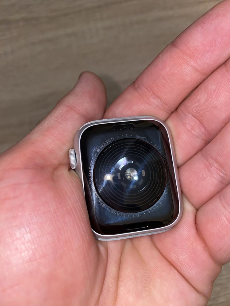 apple watch SE2 32GB