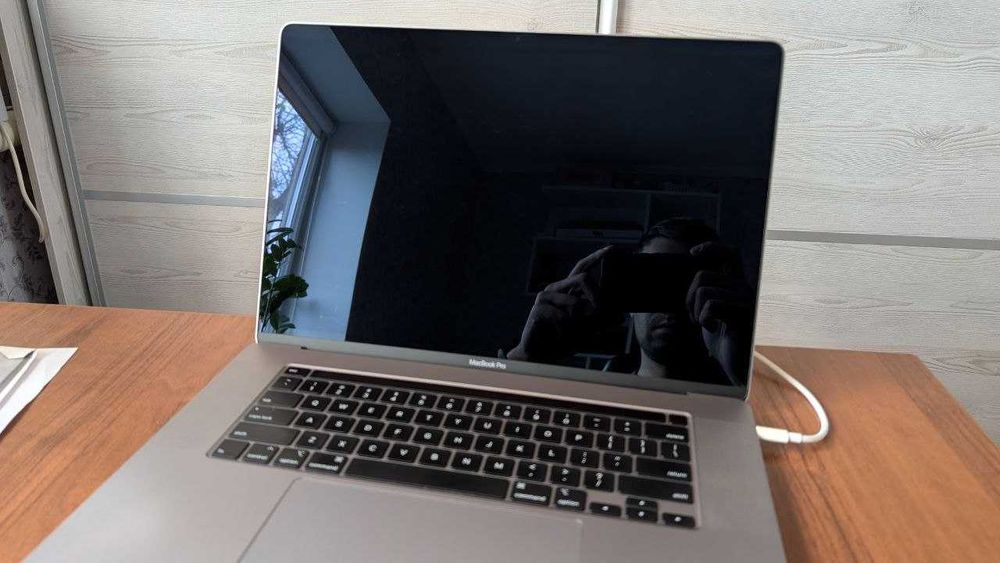 MacBook Pro 16 2019 A2141 i9 (8-Core) 32Gb 1Tb Radeon 5300 4Gb