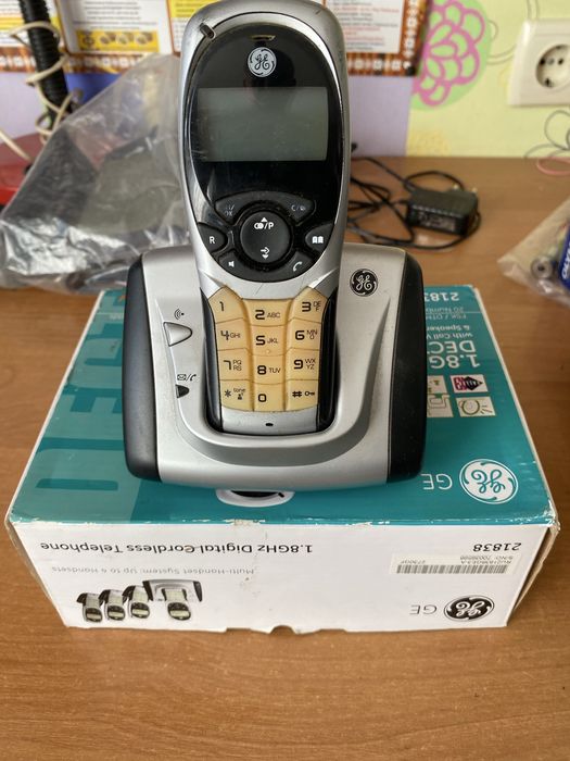 Стационарний радіо телефон трубка. Повністю робочий в гарному стані.