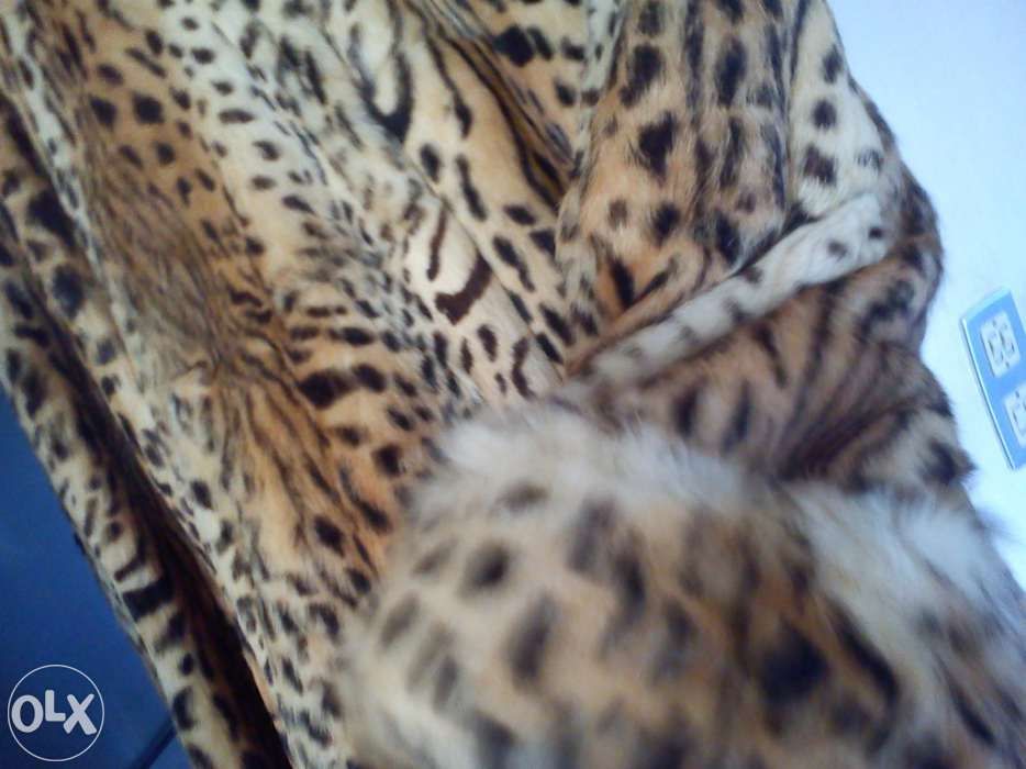 Casaco leopardo verdadeiro comprado em Paris como novo