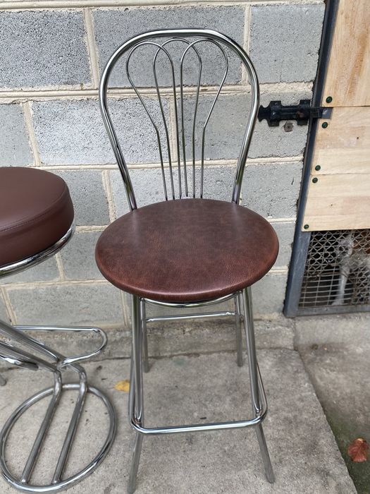 Барні стільці в доброму стані