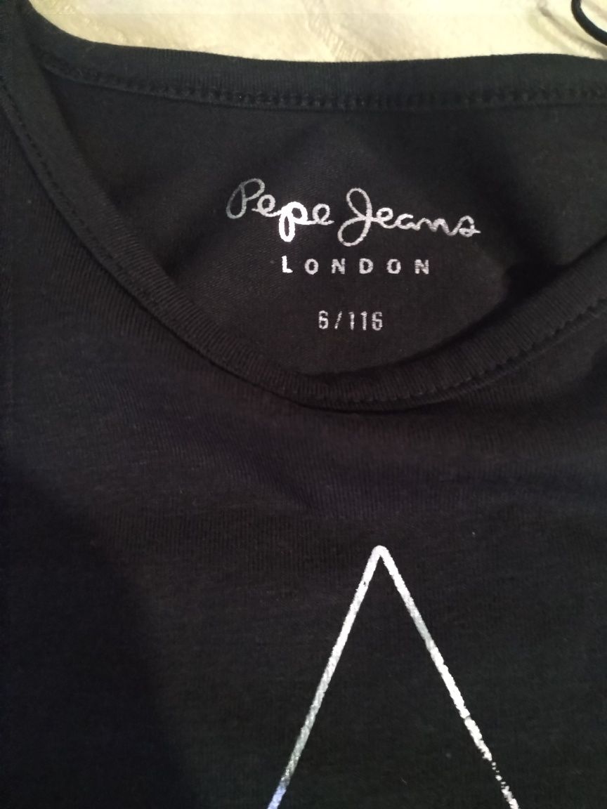 T-shirt menina 6anos Pepe Jeans...preço para as duas