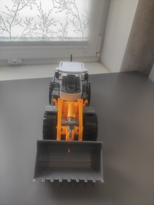 Трактор спецтехника