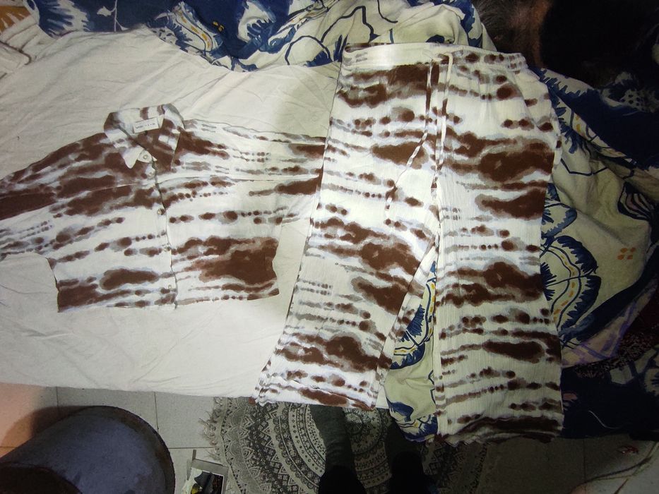 Conjunto de camisa e calça