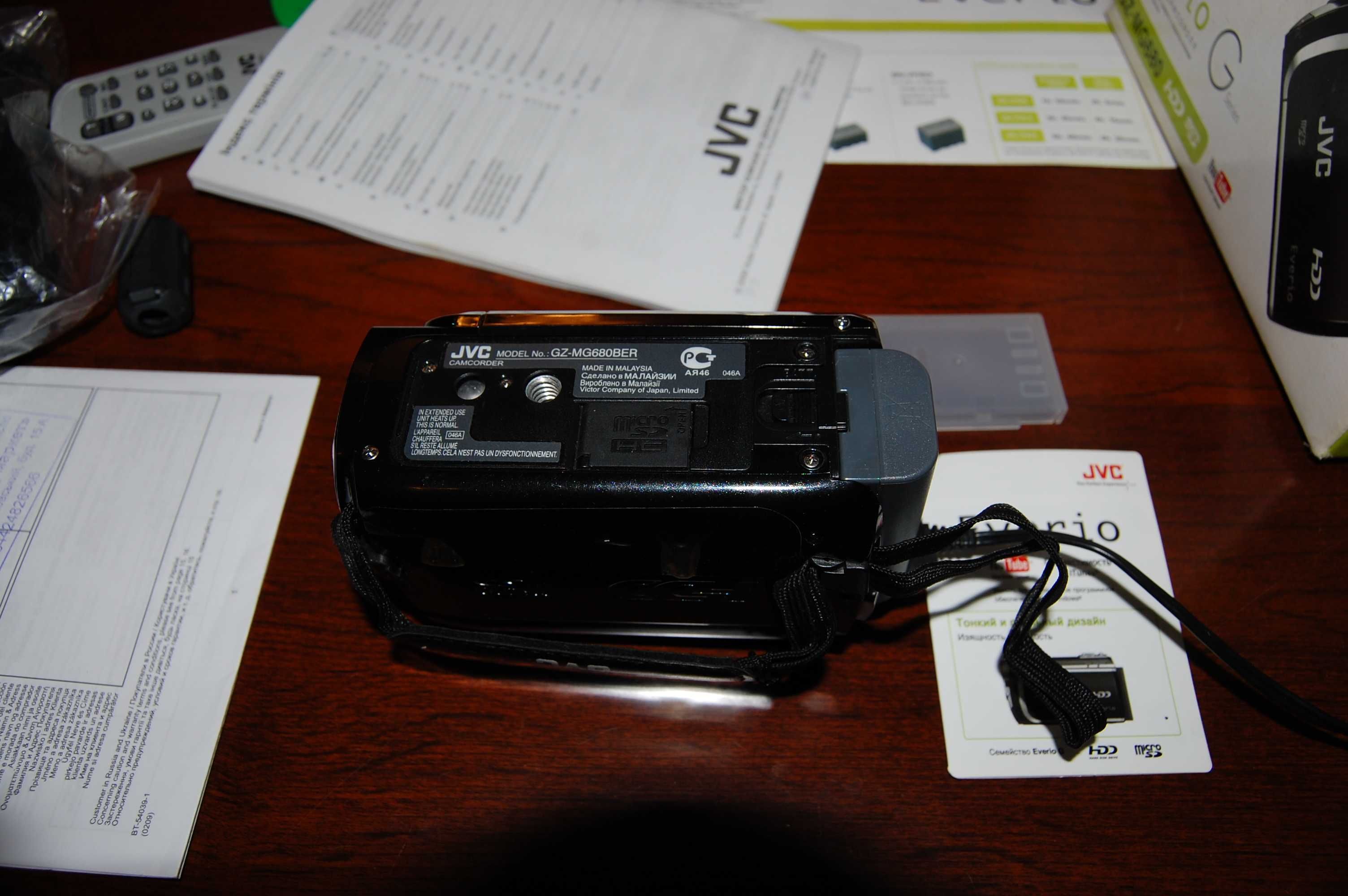 Видеокамера HDD/ microSD, 120 Gb,  JVC Everio GZ-MG680, новая