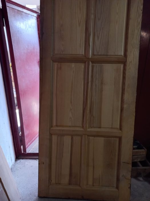 Двері дерев'яні, ясенові