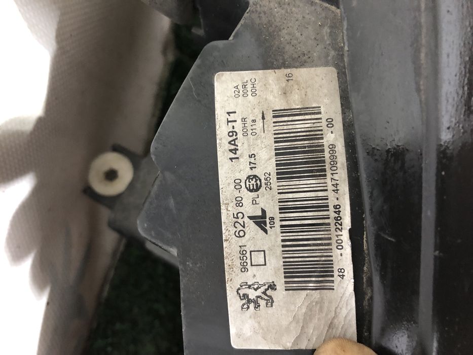 Передні фари Peugeot 308 пежо 308 2007-2011 фара оптика оригінал