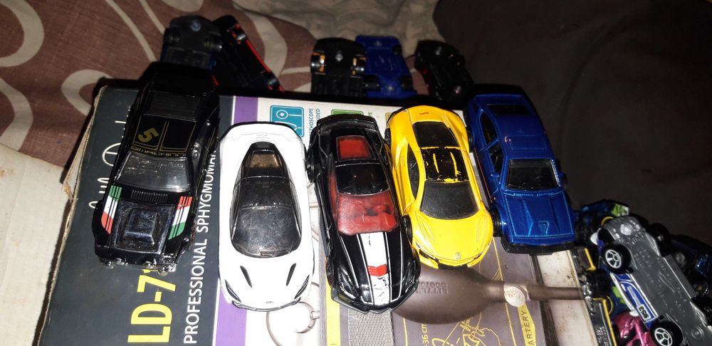 Продаю Hot Wheels