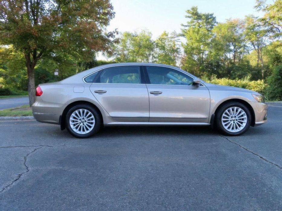 Volkswagen Passat SE      2016