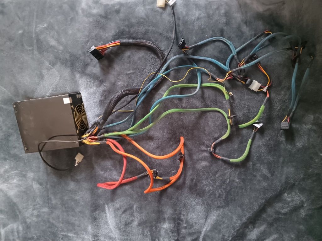 Zasilacz 680 w PFC  purepower thermaltake