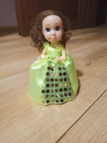 Zabawka pachnąca babeczka, z lalką w środku