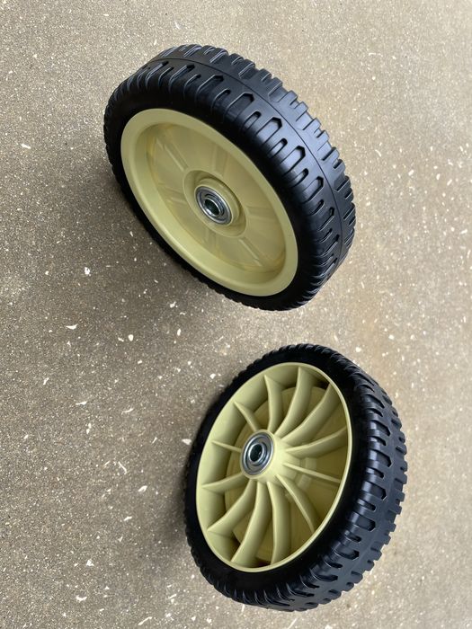 2 Rodas para cortador de relva.