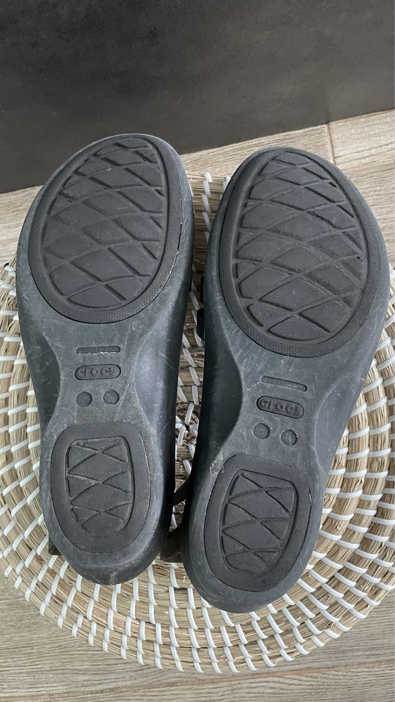 Crocs sandały na koturnie Huarache Mini Wedge W10 41/42