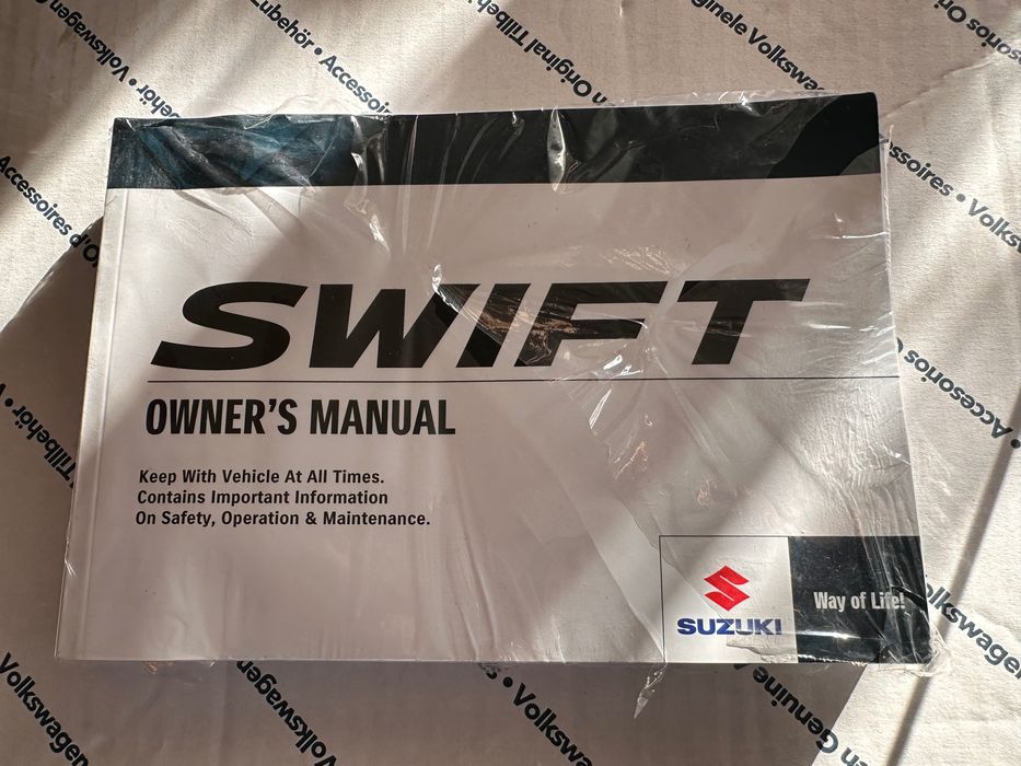 Книга Мануал Сузукі Свіфт Owners Manual Suzuki Swift 2017- Англійською
