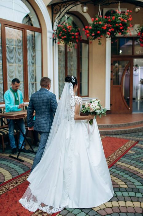 Плаття весільне, сукня