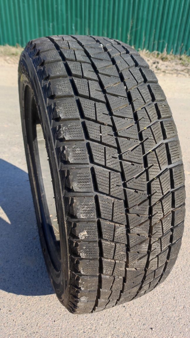 Зимова шина Bridgestone Blizzak DM - V1