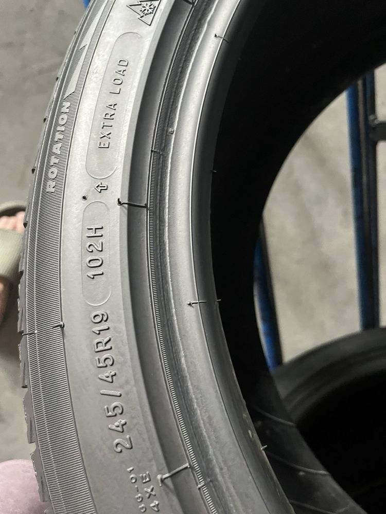 245/45/19 R19 Michelin X-Ice 4шт зима