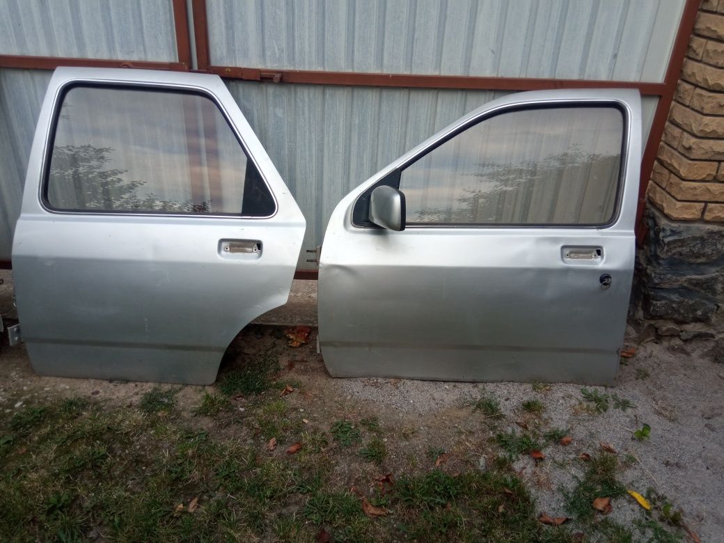 Двері на Ford Sierra хетчбек 1986р.